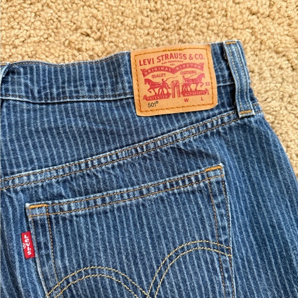Levi's Blue Jean Shorts Distressed Cut-Offs - Picture 3 of 8